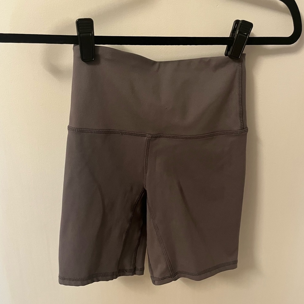 Athli Stacci Athletics Linn Lowes Grey Bike Shorts